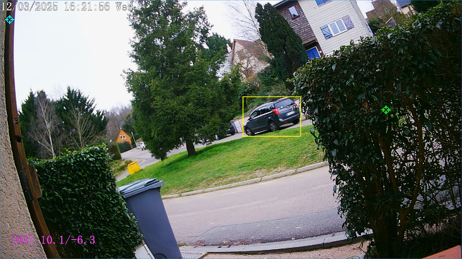 Full screen view of the dual-lens thermal camera